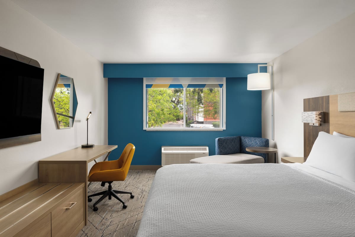 Standardzimmer, 1 King-Bett (Walk-In Shower)