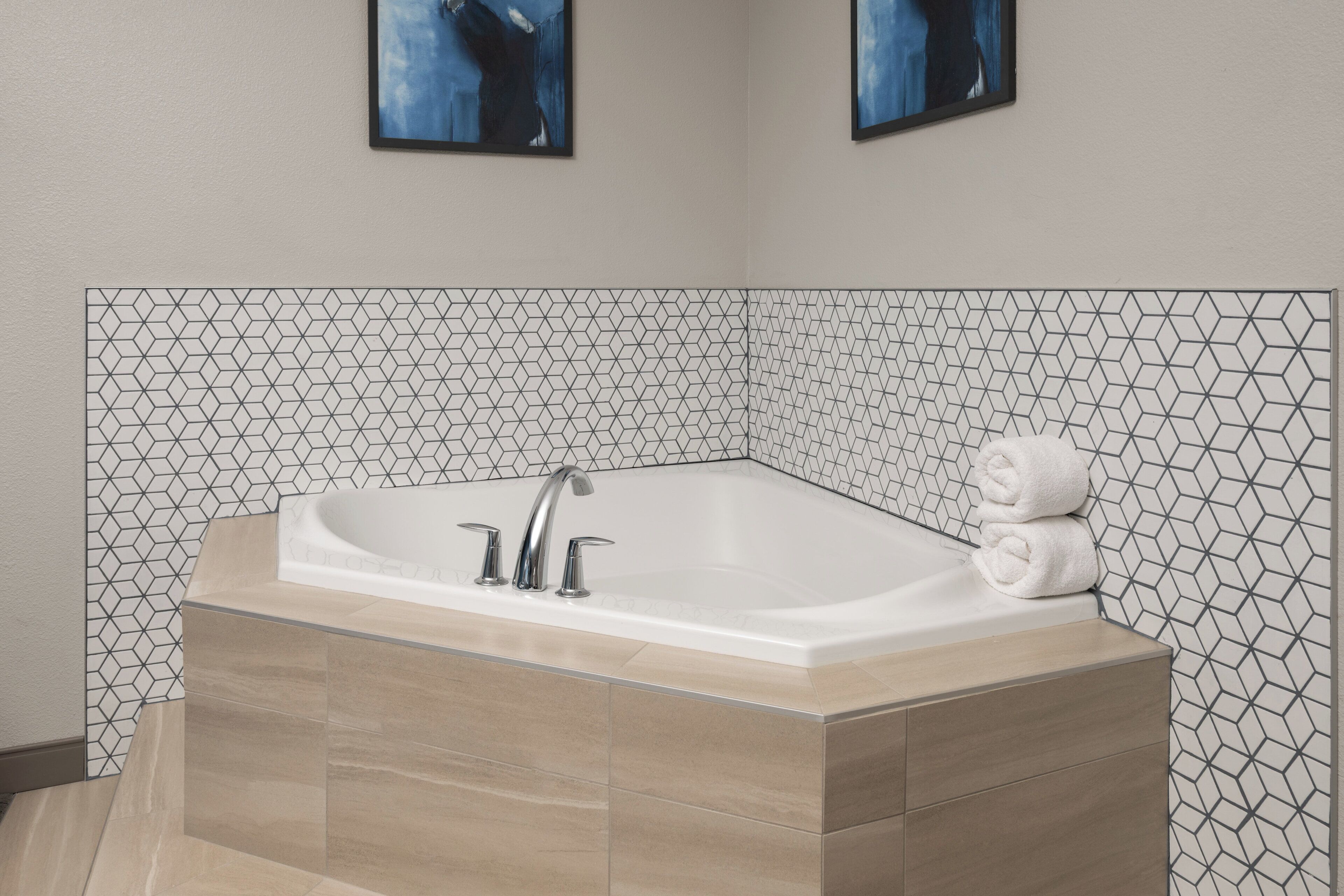 Suite, 1 King Bed, Jetted Tub | Pillowtop beds, desk, laptop workspace, blackout drapes