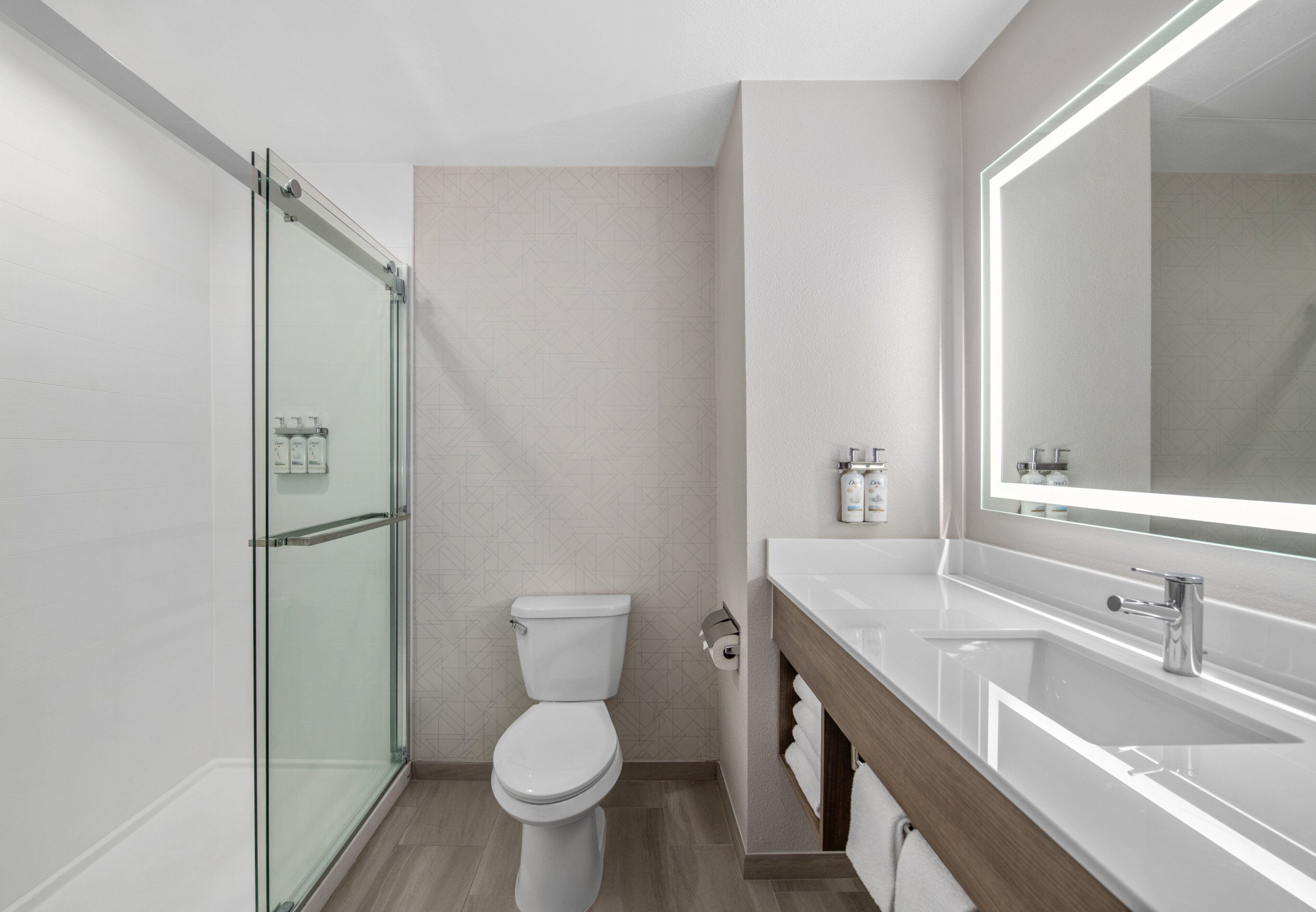 combined shower/bathtub, free toiletries, hair dryer, towels