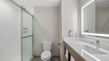Douche, pomme de douche hydromassante, articles de toilette (gratuits)