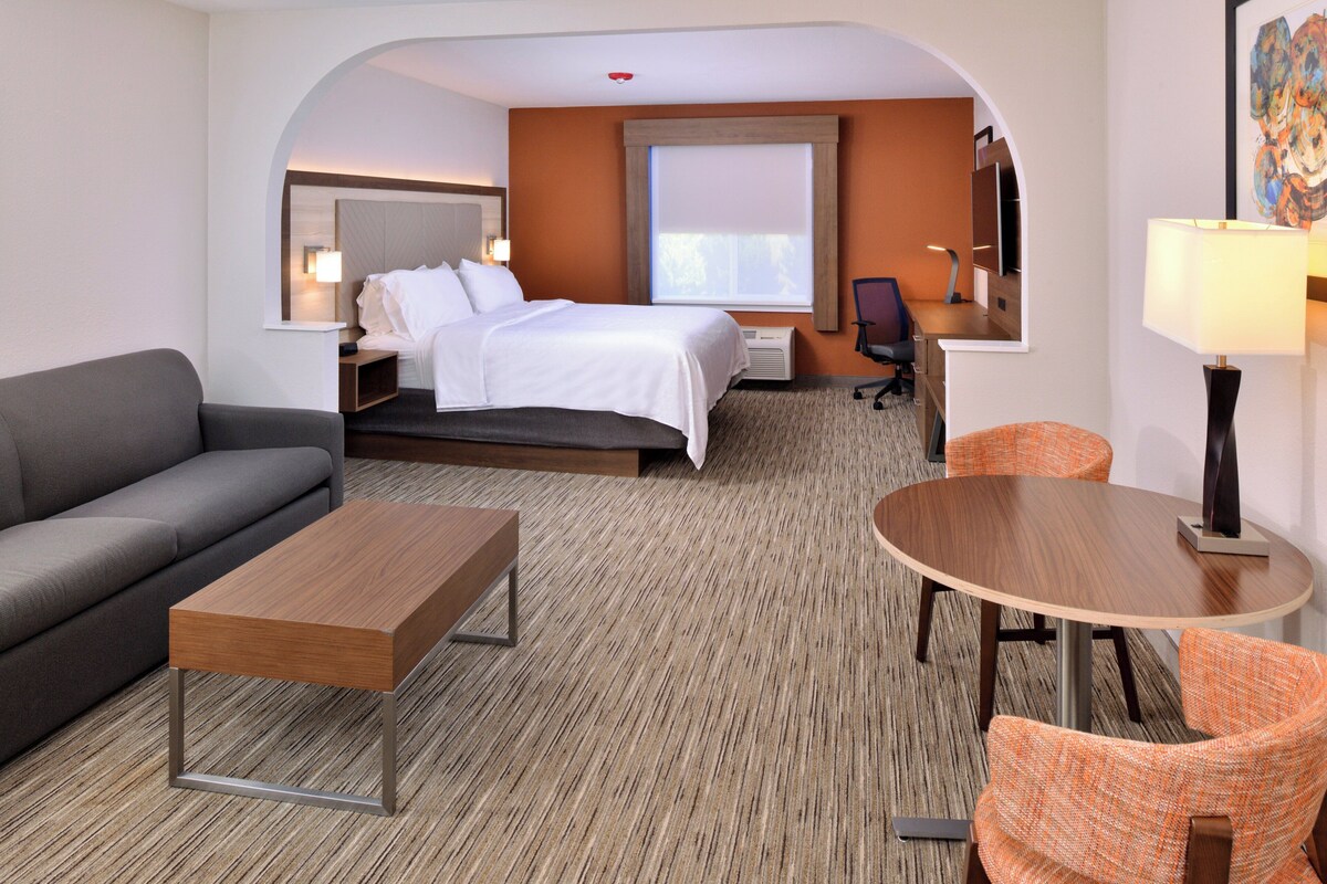 In-room safe, desk, blackout drapes, iron/ironing board