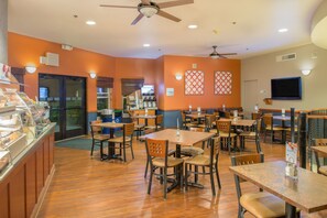 Free daily buffet breakfast 