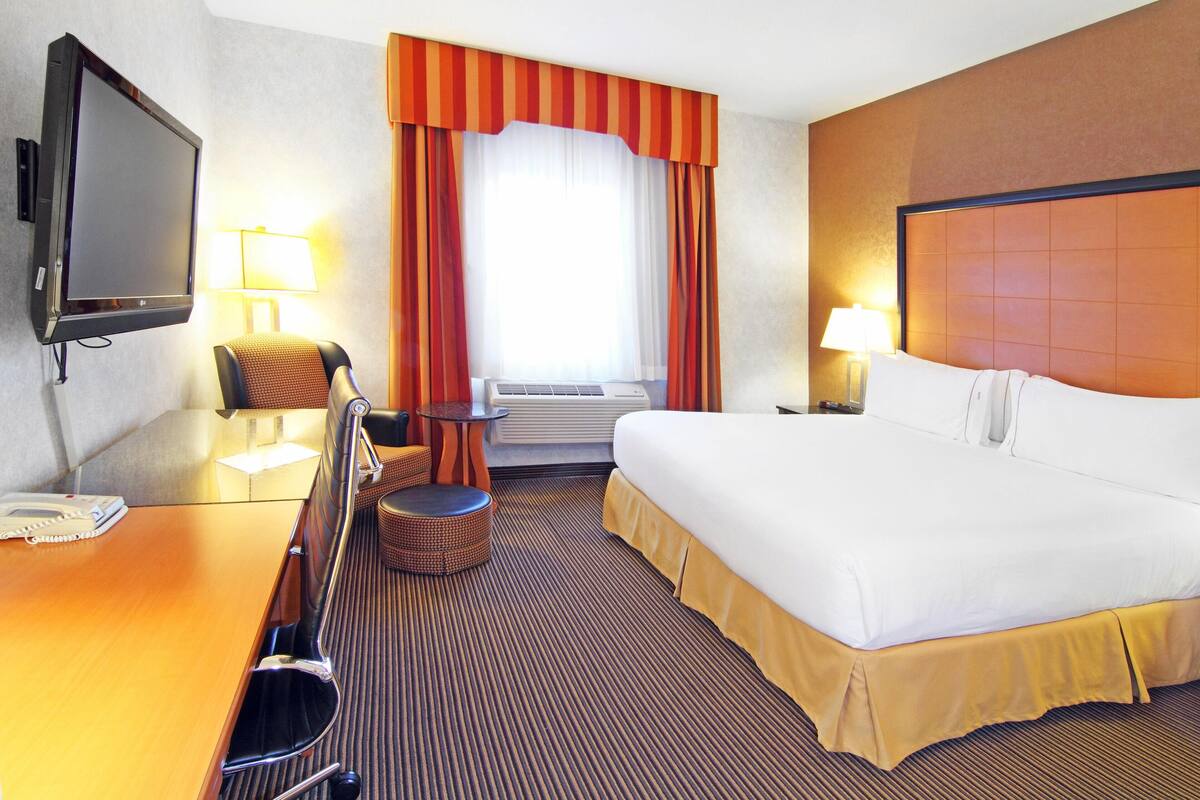 In-room safe, desk, iron/ironing board, free cots/infant beds