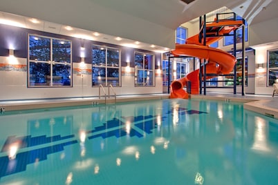 Holiday Inn Express Hotel & Suites Calgary S-Macleod Trail S by IHG