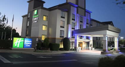 Holiday Inn Express & Suites Charlotte-Concord-I-85, an IHG Hotel