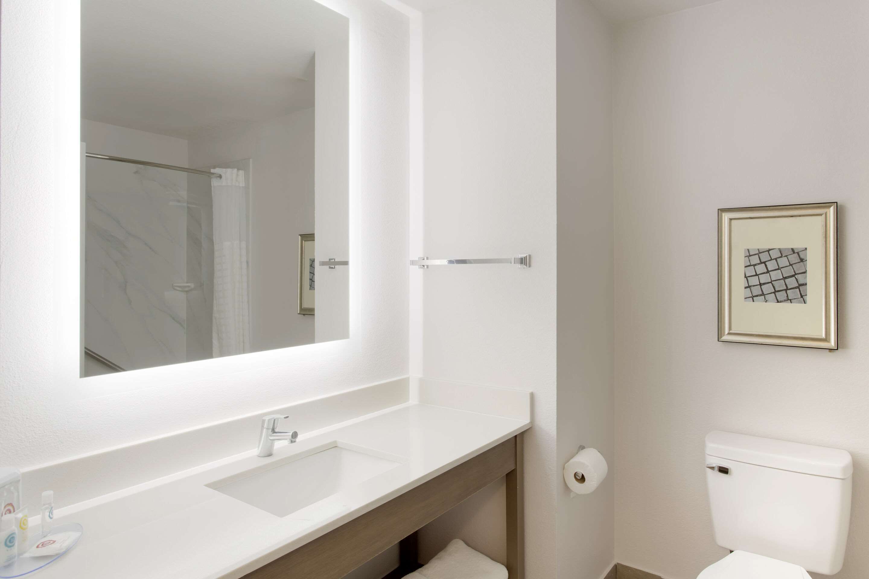 suite, 2 queen beds, non smoking | bathroom | combined shower/bathtub, free toiletries, hair dryer, towels