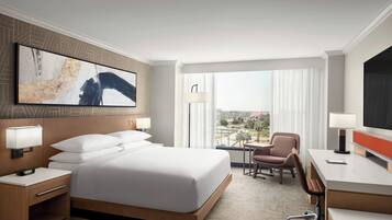 Ylelliset vuodevaatteet, untuvapeitot, pillowtop-patjalliset sängyt