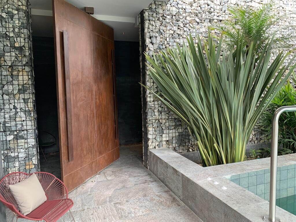 Couples treatment rooms, sauna, hot tub, Turkish bath, body treatments