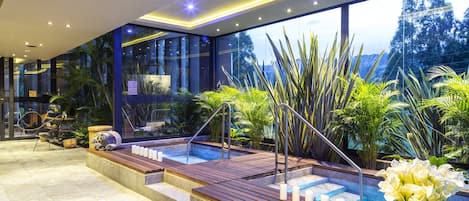 Couples treatment room(s), sauna, hot tub, Turkish bath/hammam