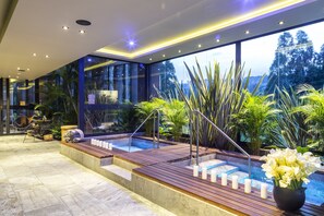 Couples treatment room(s), sauna, hot tub, Turkish bath/hammam