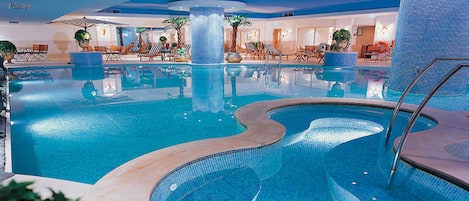 Indendørs pool