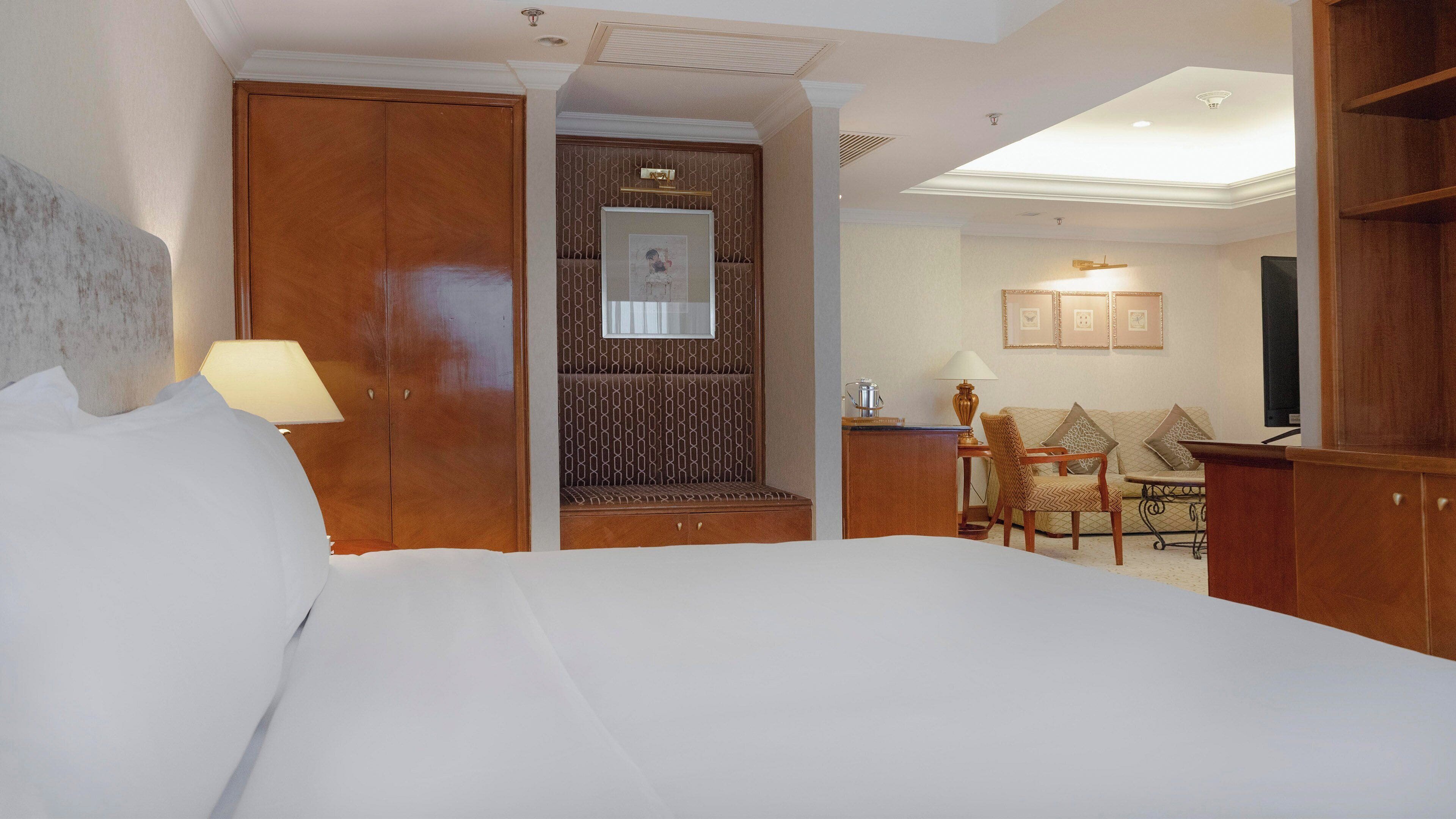 Couette en duvet d'oie, matelas Select Comfort, minibar