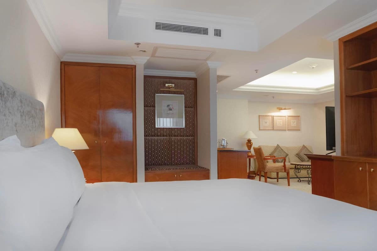 Phòng Tiêu chuẩn (Upgraded) | Chăn bông, nệm Select Comfort, minibar, két bảo mật tại phòng