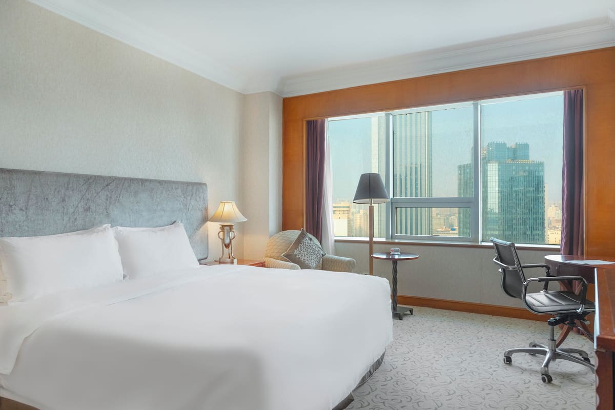 Standard Room, 1 King Bed | Down comforters, Select Comfort beds, minibar, in-room safe