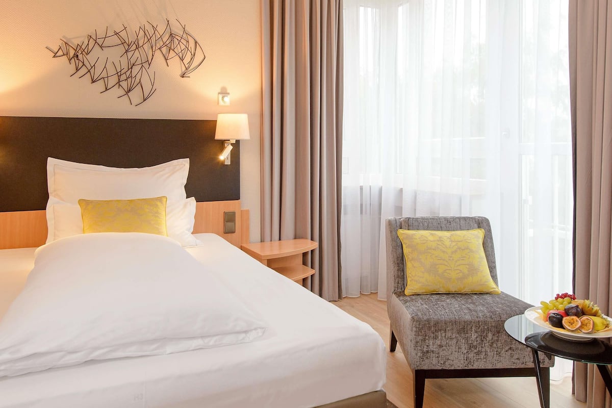 Standard Room, 1 Twin Bed, Annex Building | Hypo-allergenic bedding, Select Comfort beds, in-room safe, desk