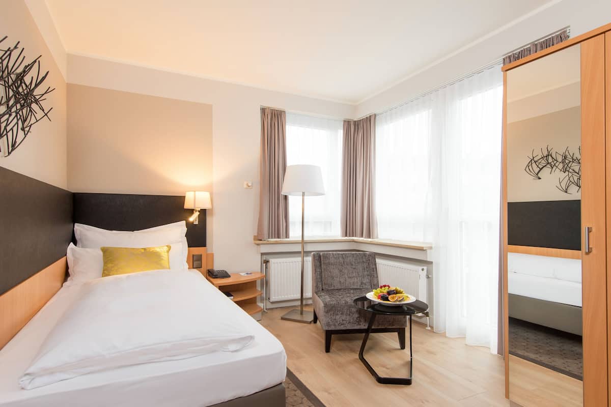 Standard Room, 1 Single Bed, Annex Building | 1 bedroom, hypo-allergenic bedding, Select Comfort beds, in-room safe