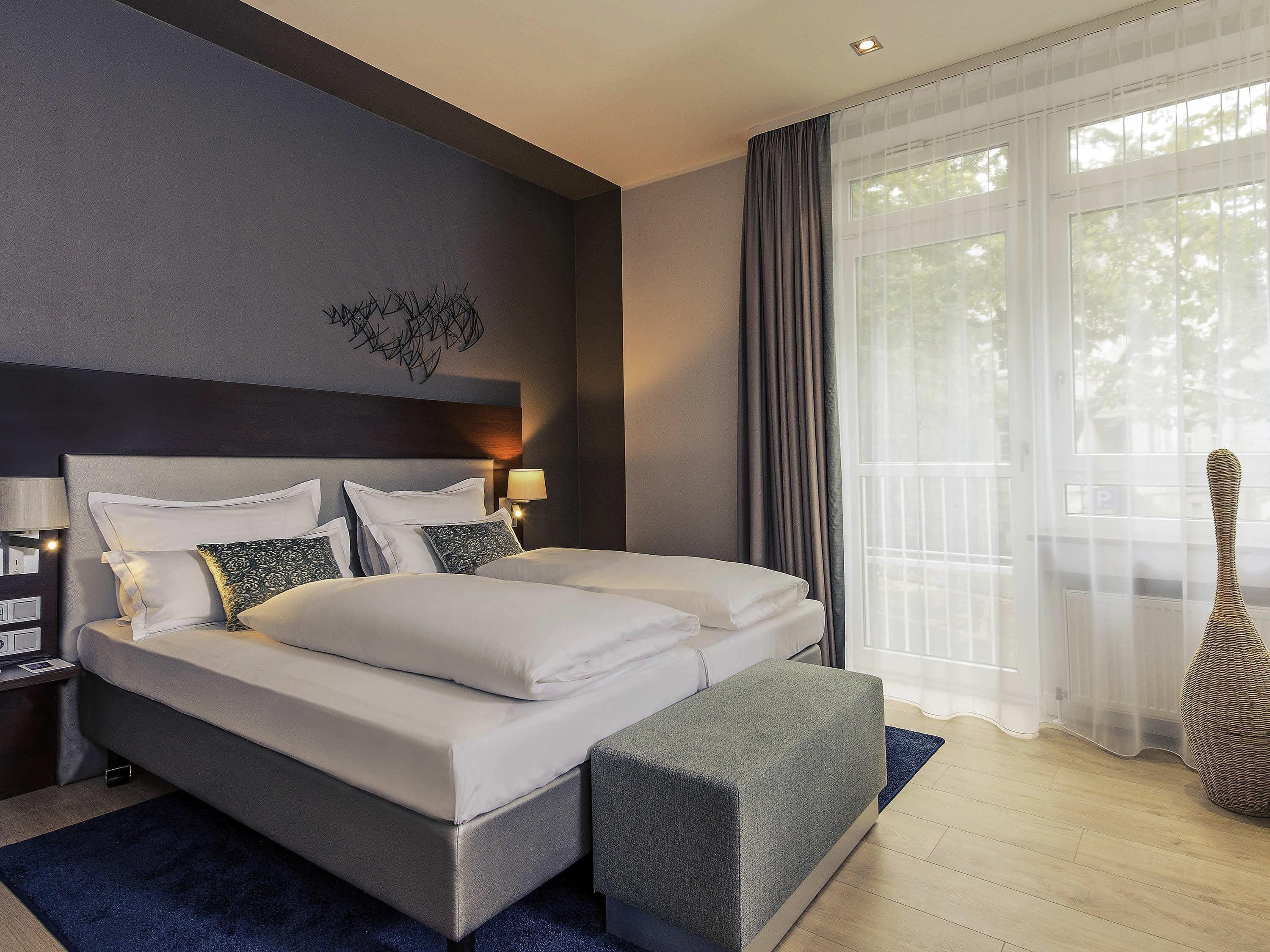 Apartment, 1 Double Bed | Hypo-allergenic bedding available, Select Comfort beds, in-room safe