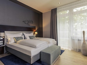 Appartement, 1 lit double | Literie hypoallergénique, lit avec matelas Select Comfort, coffre-fort