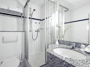 Eco-friendly toiletries, hair dryer, towels - Mercure Hotel Köln Belfortstraße (Cologne)