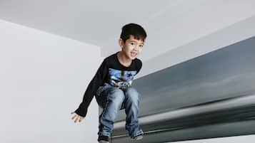 Standard Twin Room, Annex Building | Hypo-allergenic bedding, Select Comfort beds, in-room safe, desk