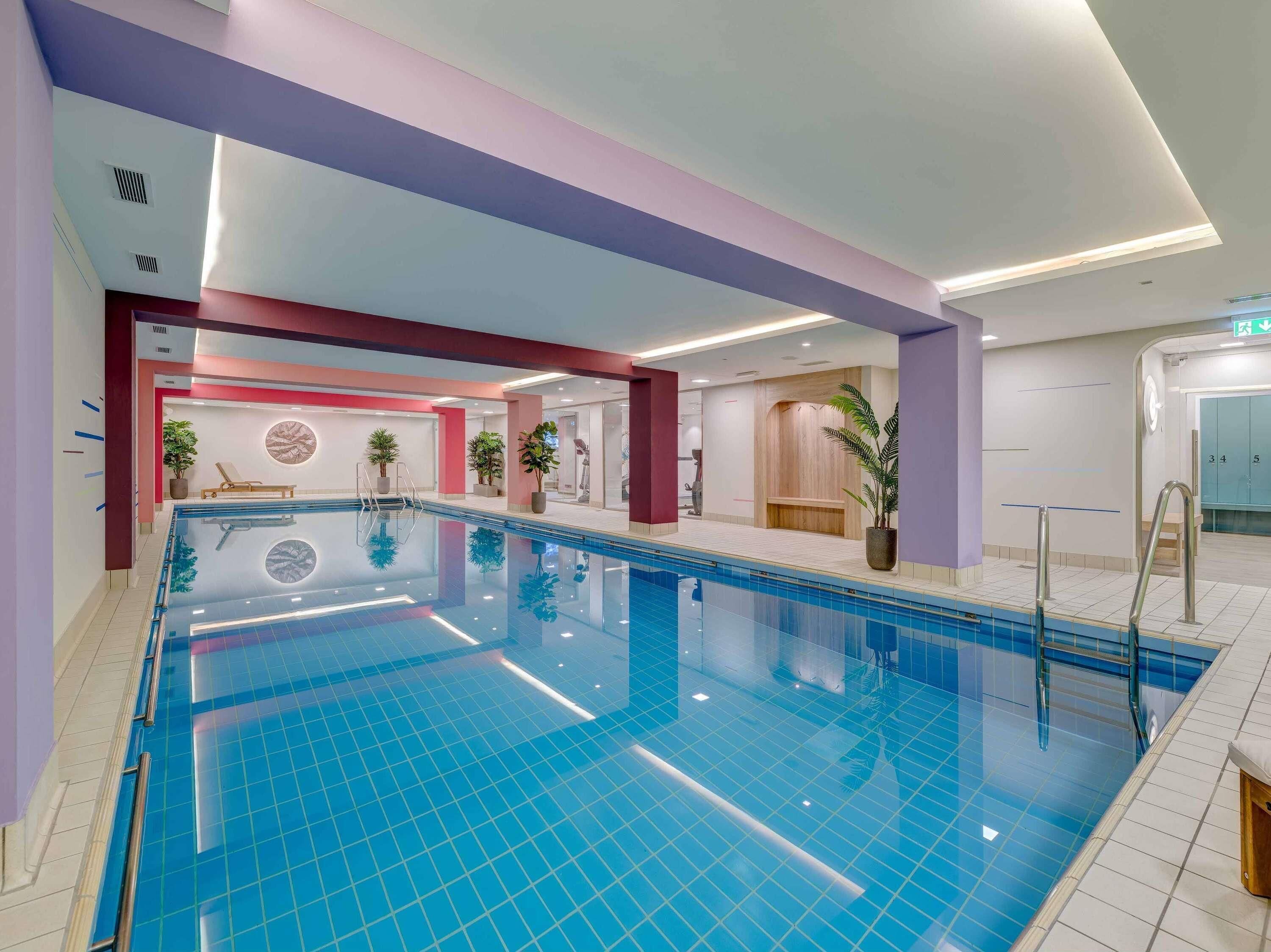 Indoor pool, pool loungers