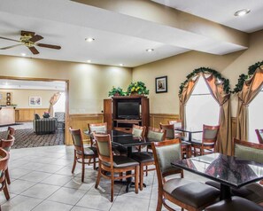 Buffet déjeuner gratuit