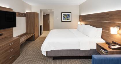 Holiday Inn Express Hotel & Suites Providence-Woonsocket by IHG