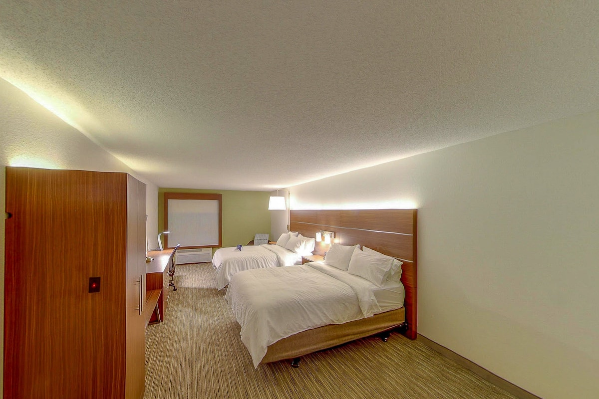 in-room safe, desk, iron/ironing board, cots/infant beds