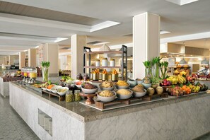 6 restaurants; breakfast, lunch and dinner served  - Crowne Plaza Muscat by IHG (Muscat)