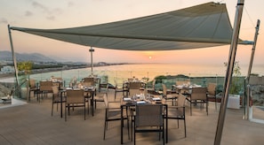 6 restaurants, breakfast, lunch, dinner served; Persian/Iranian cuisine