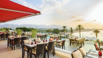 6 restaurants, breakfast, lunch, dinner served; Persian/Iranian cuisine