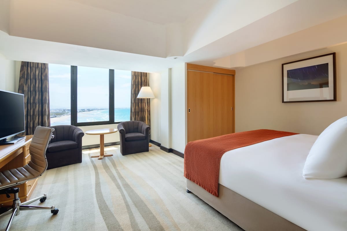 1 bedroom, down comforters, minibar, in-room safe