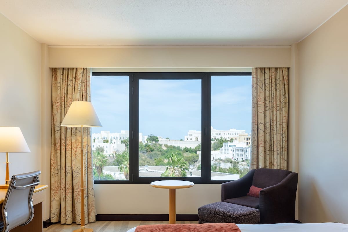 1 bedroom, down comforters, minibar, in-room safe