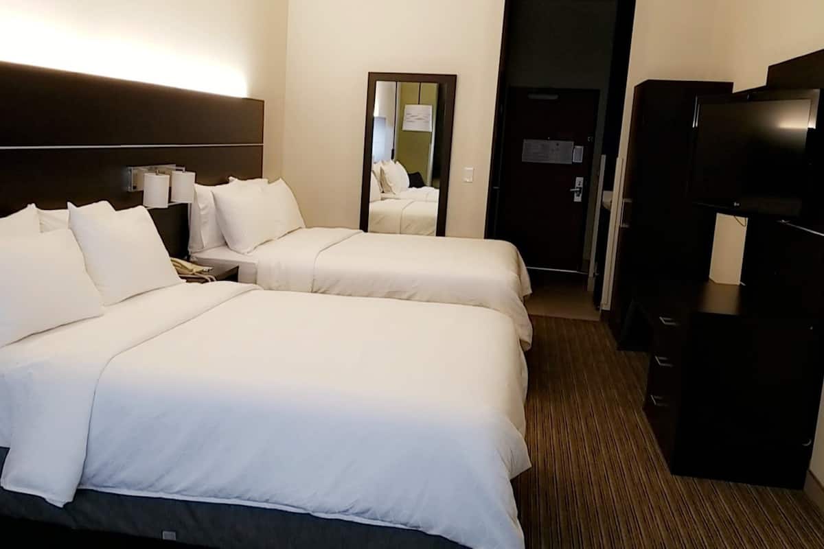 1 chambre, coffres-forts dans les chambres, bureau