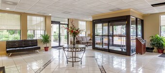 漢斯購物中心凱藝套房飯店