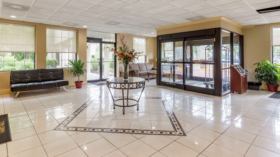 Quality Inn & Suites Hanes Mall