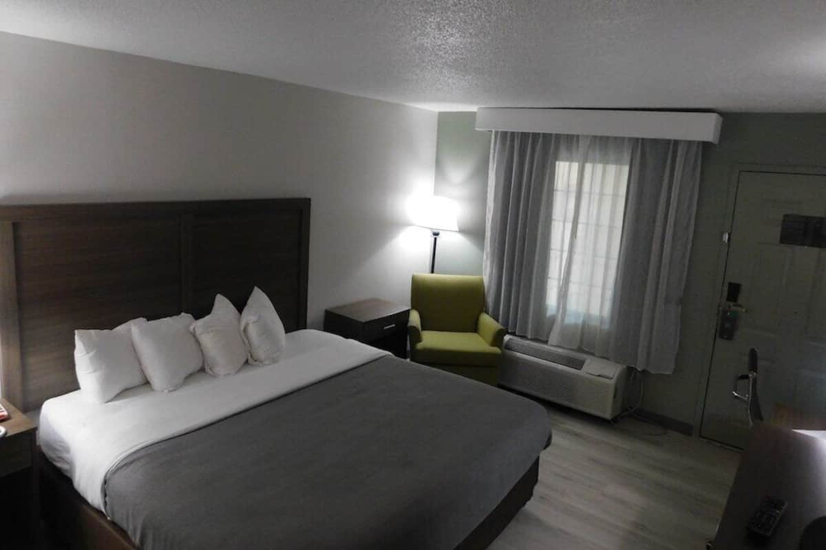 Desk, blackout drapes, iron/ironing board, free WiFi