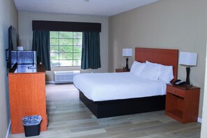 Chambre, 1 très grand lit, non-fumeur (Mobility, Bathtub W/grab Bars) | Bureau, fer et planche à repasser, accès au Wi-Fi (inclus)