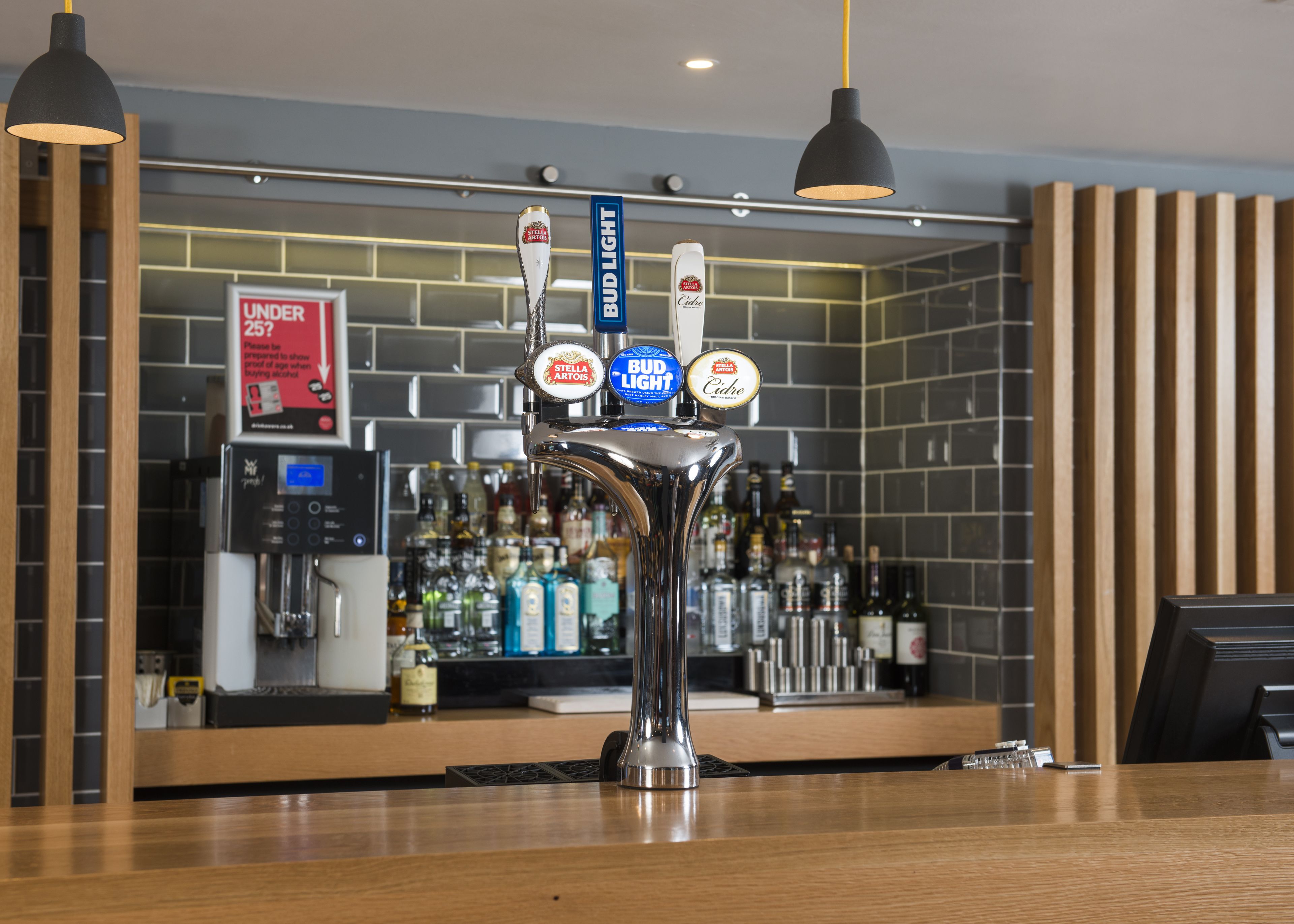 Bar (in der Unterkunft)