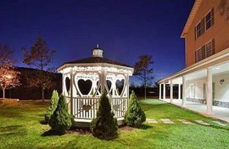 Quality Inn & Suites Schoharie near Howe Caverns Reviews, Deals