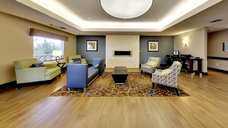 Holiday Inn Express & Suites Edmonton International Airport by IHG