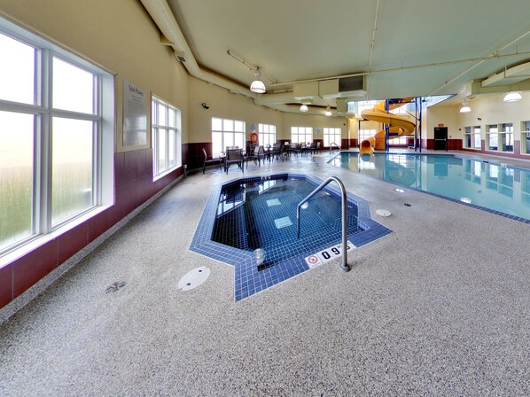 Indoor spa tub
