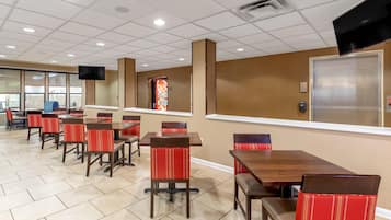 Breakfast area