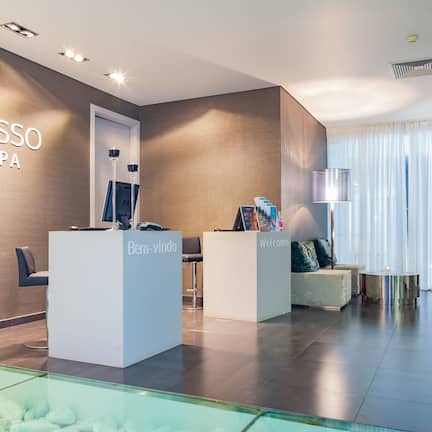 Couples treatment rooms, body treatments, hydrotherapy, aromatherapy