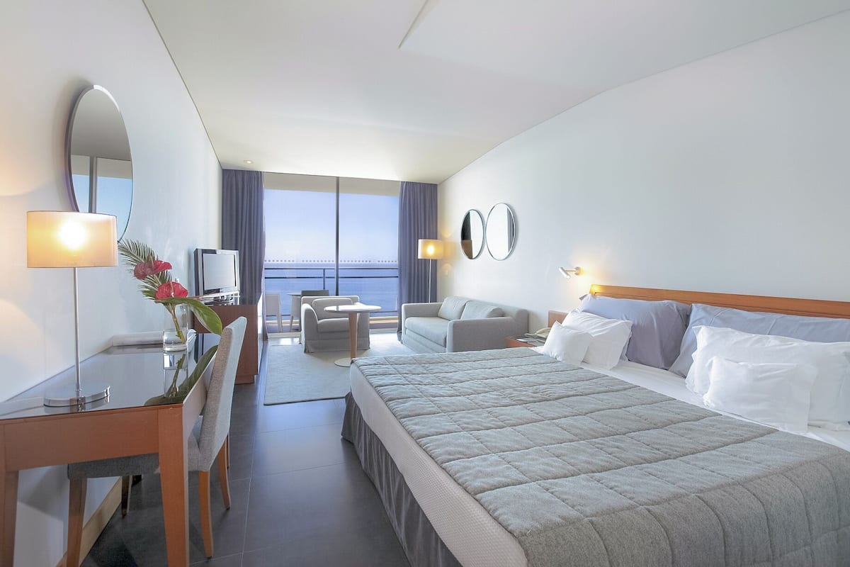 In-room safe, desk, soundproofing, free WiFi