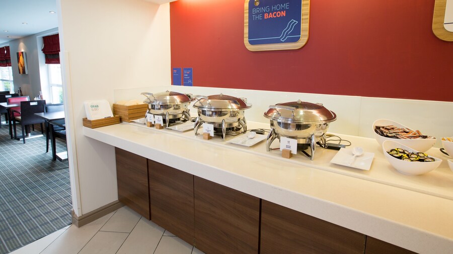 Holiday Inn Express Glasgow Airport by IHG