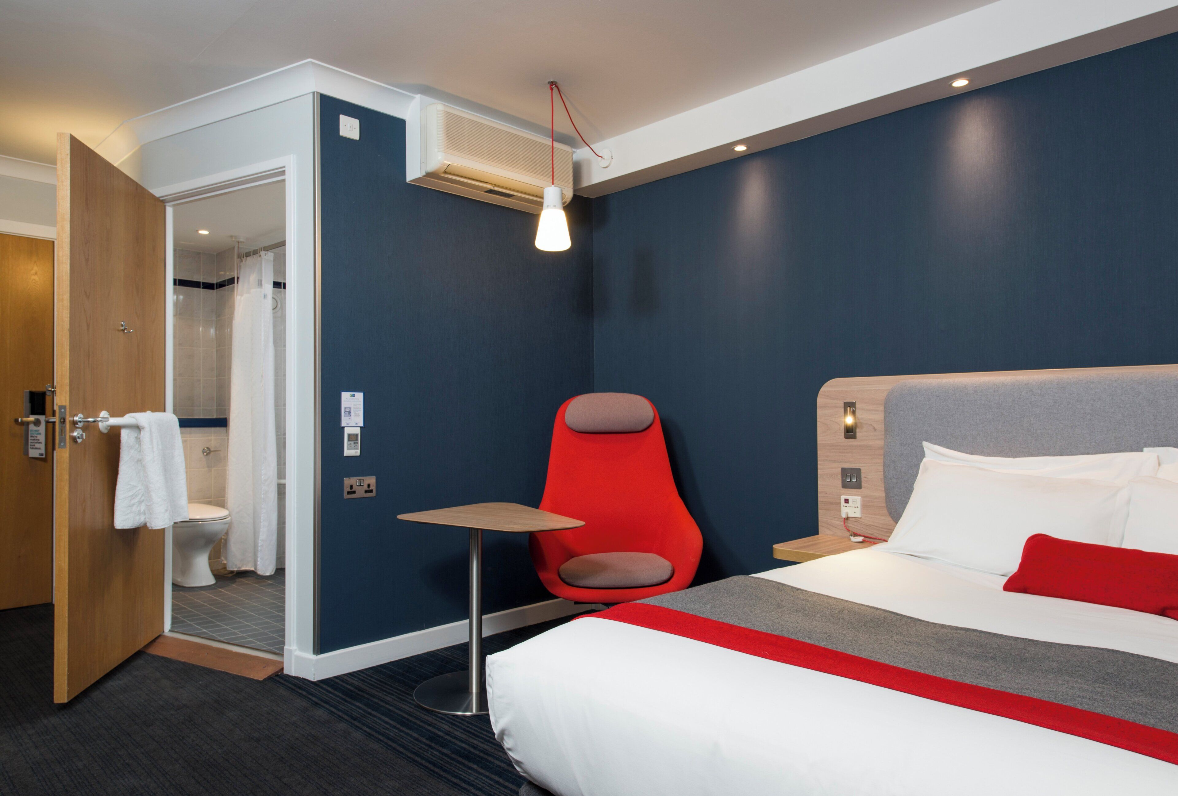 Habitación estándar, 1 cama doble (with Free Hot Breakfast) | Escritorio y espacio para trabajar con un portátil