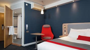 Habitación estándar, 1 cama doble (with Free Hot Breakfast) | Escritorio y espacio para trabajar con un portátil