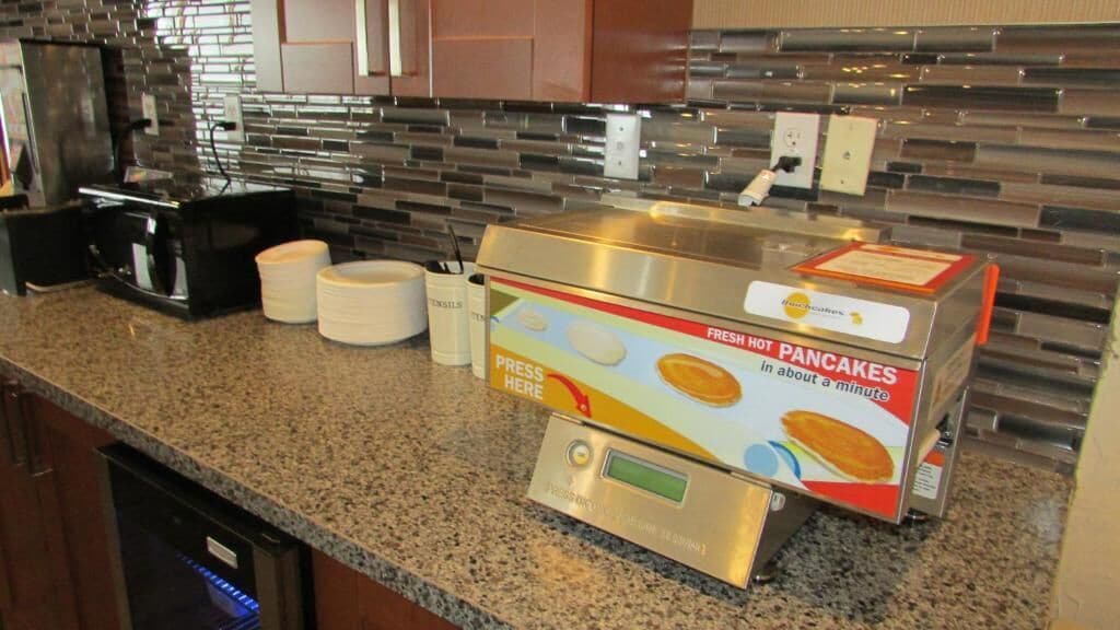 free daily cooked-to-order breakfast