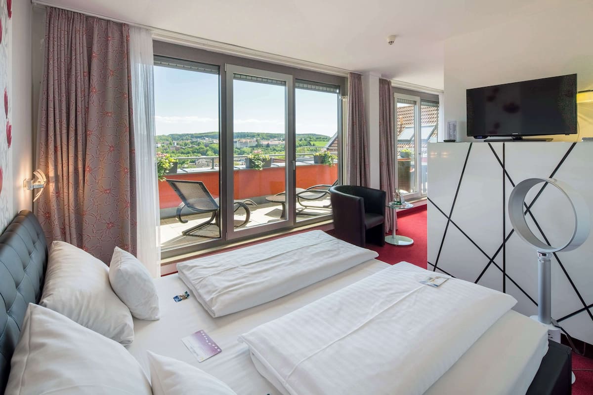 Suite, 1 Double Bed, Terrace (Cozy Sitting Corner) | Room amenity